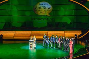 Die Vertreterinnen der Initiative [U25] - Sieger des Act Now Jugend Awards in der Kategorie #Innovation - bei  ihrer Dankesrede. Foto: © Sinisa Nezic  